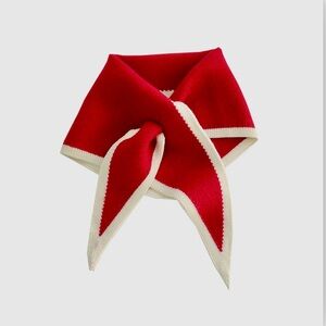 Red and White Knit Keyhole Scarf